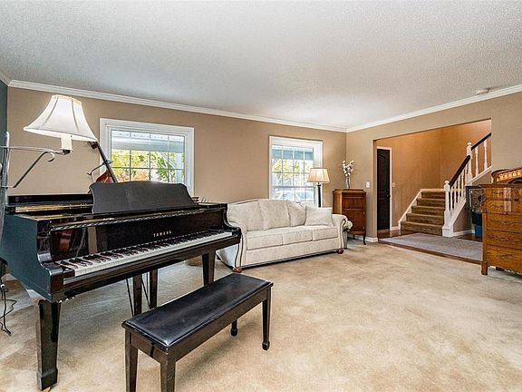 4th image of 7122 Chelsea Dr NE