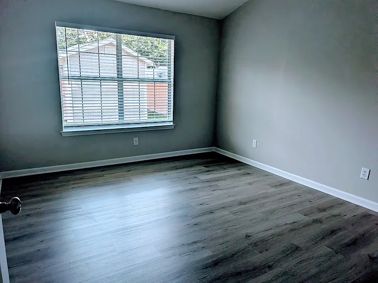 115 Remington Dr — Photo 16