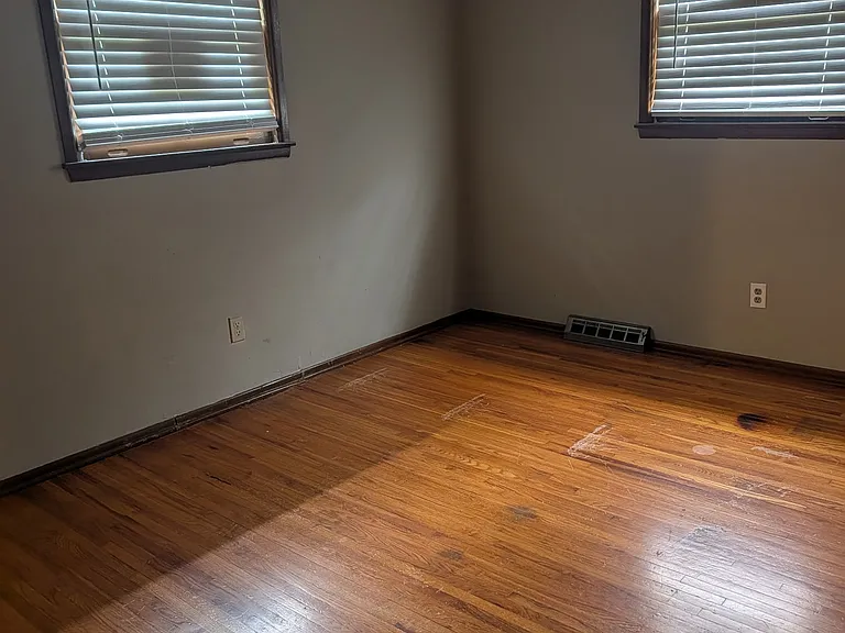 222 W Virginia Rd — Photo 9