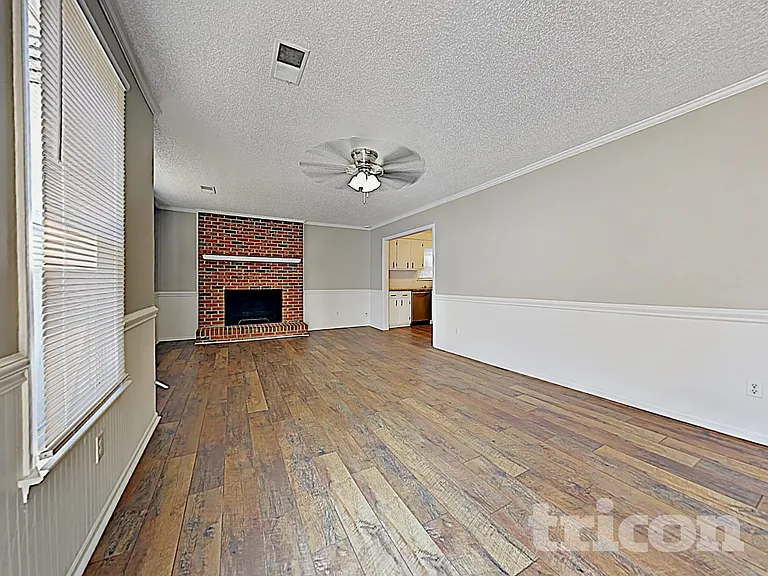 504 Lord Howe Rd — Photo 4