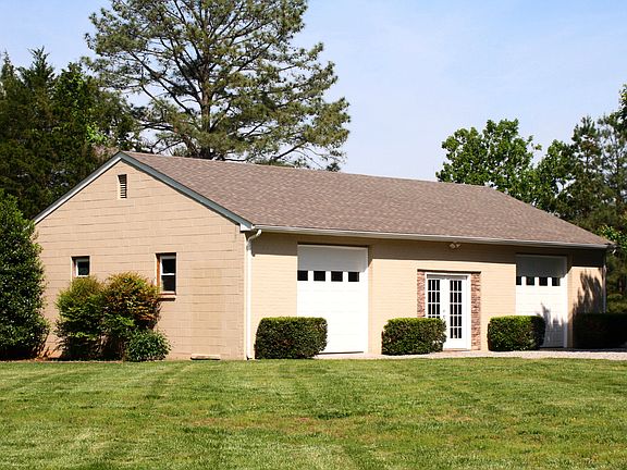 3+ car garge & work shop