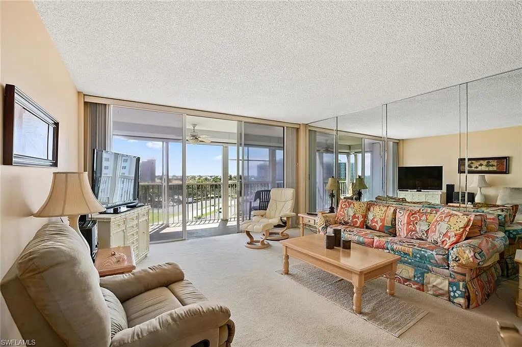 1 bed, 1.0 bath, 810 sqft, $5,000 — Photo 4