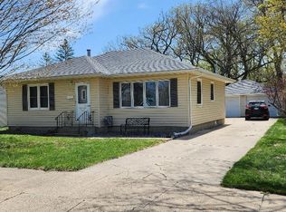 1810 Johnson St, Albert Lea, MN 56007