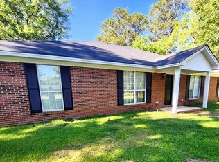 1911 Stuart Ave, Albany, GA 31707