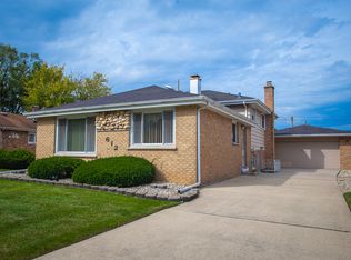 612 N Craig Pl, Addison, IL 60101