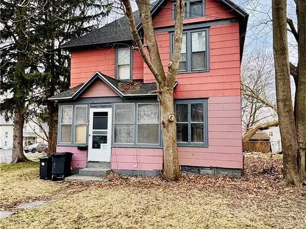 43 Grant Ave, Auburn, NY 13021