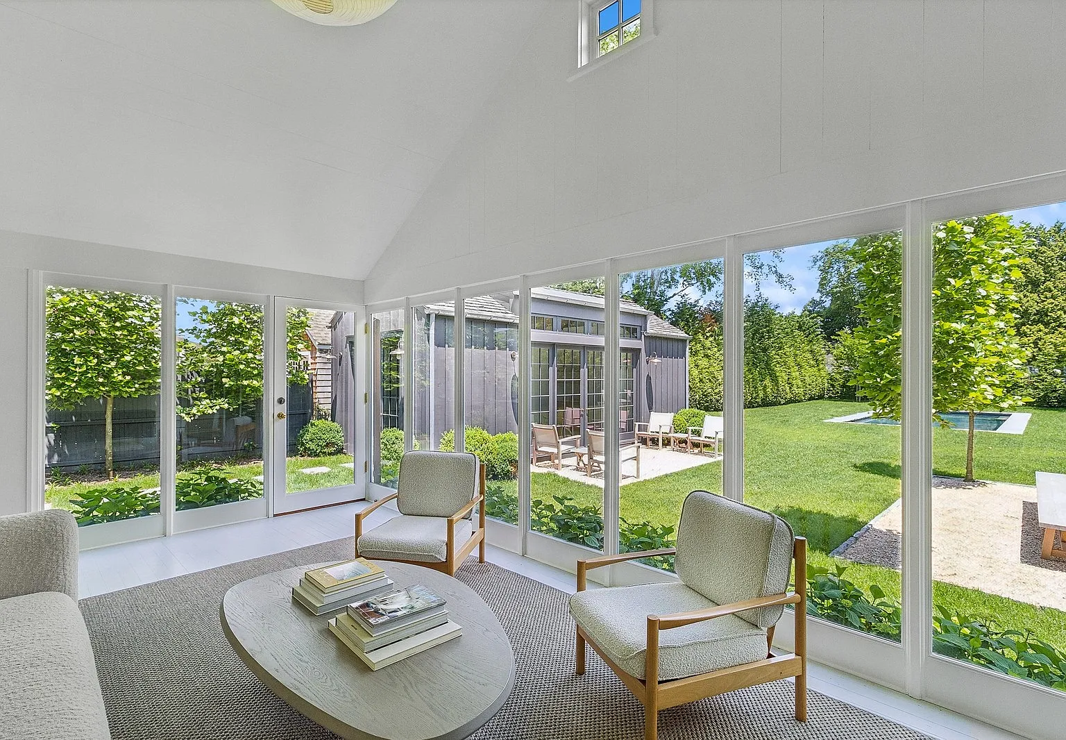 Amagansett Village Hidden Oasis — Photo 4
