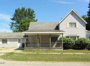 703 N Pine St, Evart, MI 49631
