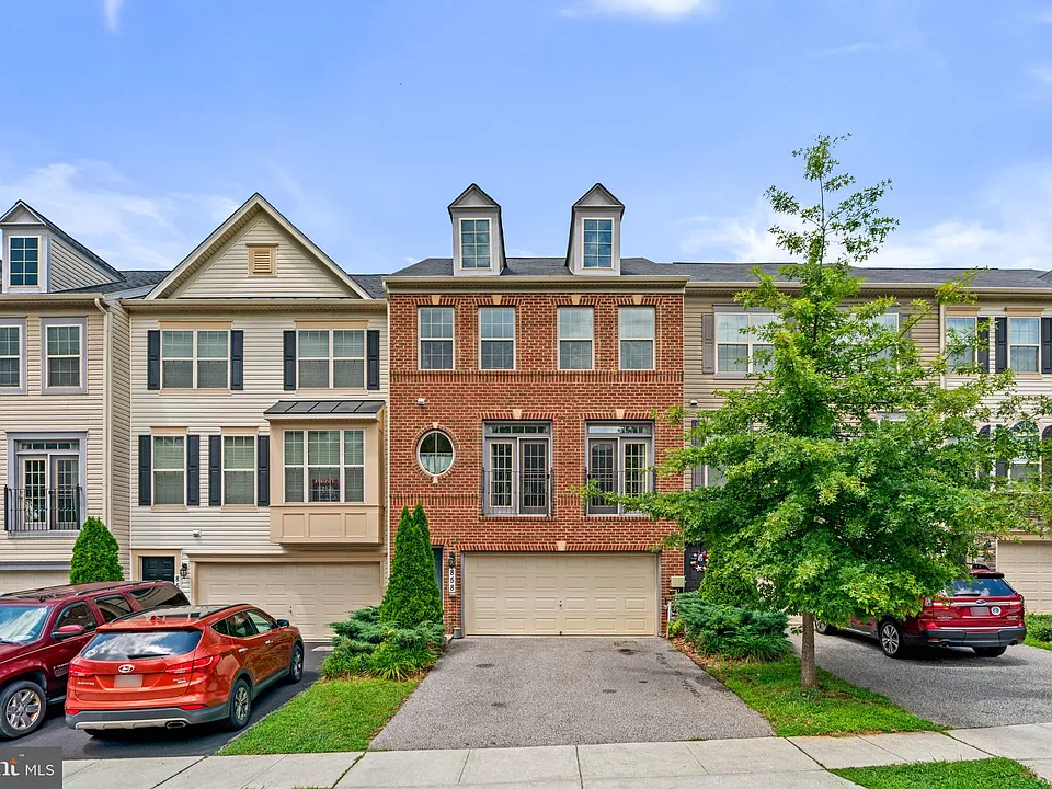 858 Nancy Lynn Ln