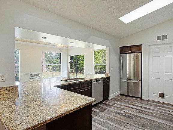 4th image of 1761 SW Anderson Street