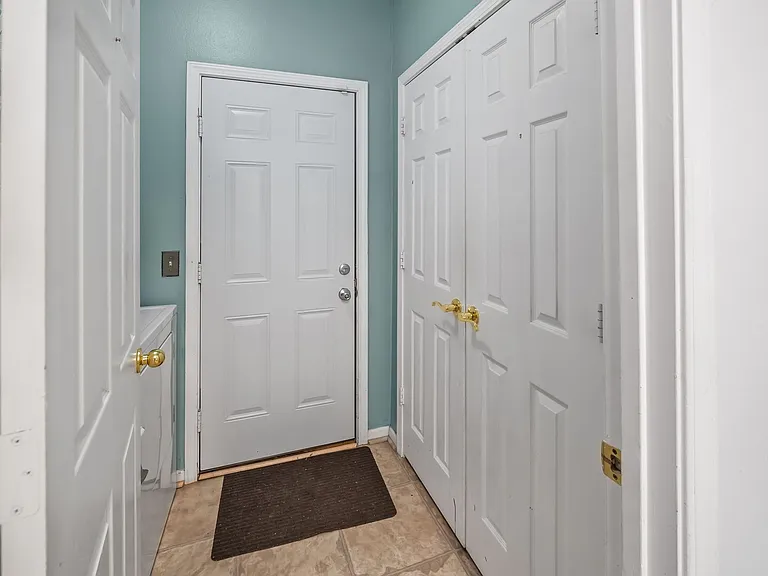217 Antigua Pl — Photo 16