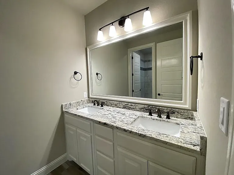 600 Lydia Ct — Photo 11