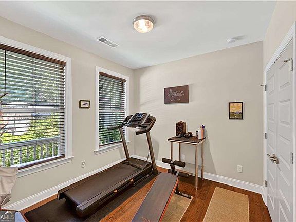 5th image of 2684 Davenport Rd