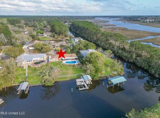 6005 Switzer Cv, Ocean Springs, MS 39564