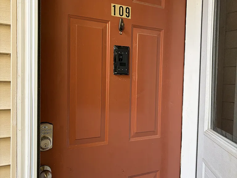 109 Driftwood Ct #109 — Photo 2
