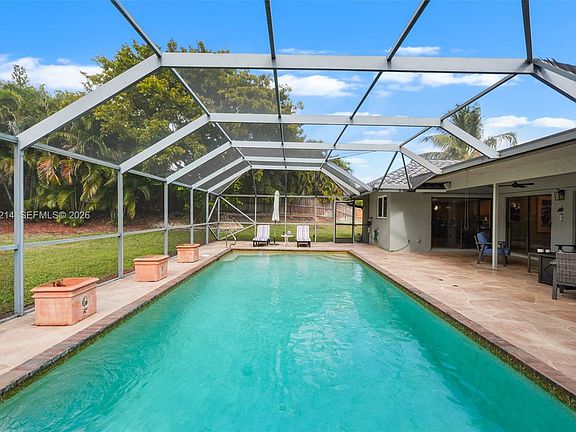 3rd image of 6975 Bianchini Cir