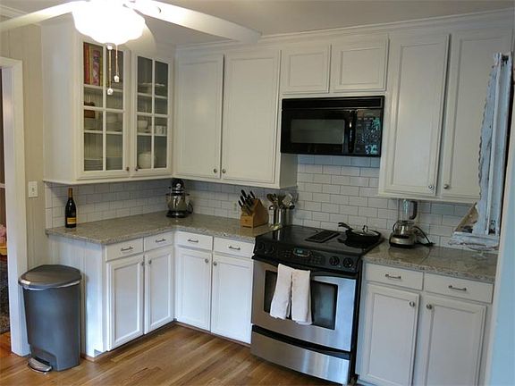 5th image of 557 Campbell Hill St