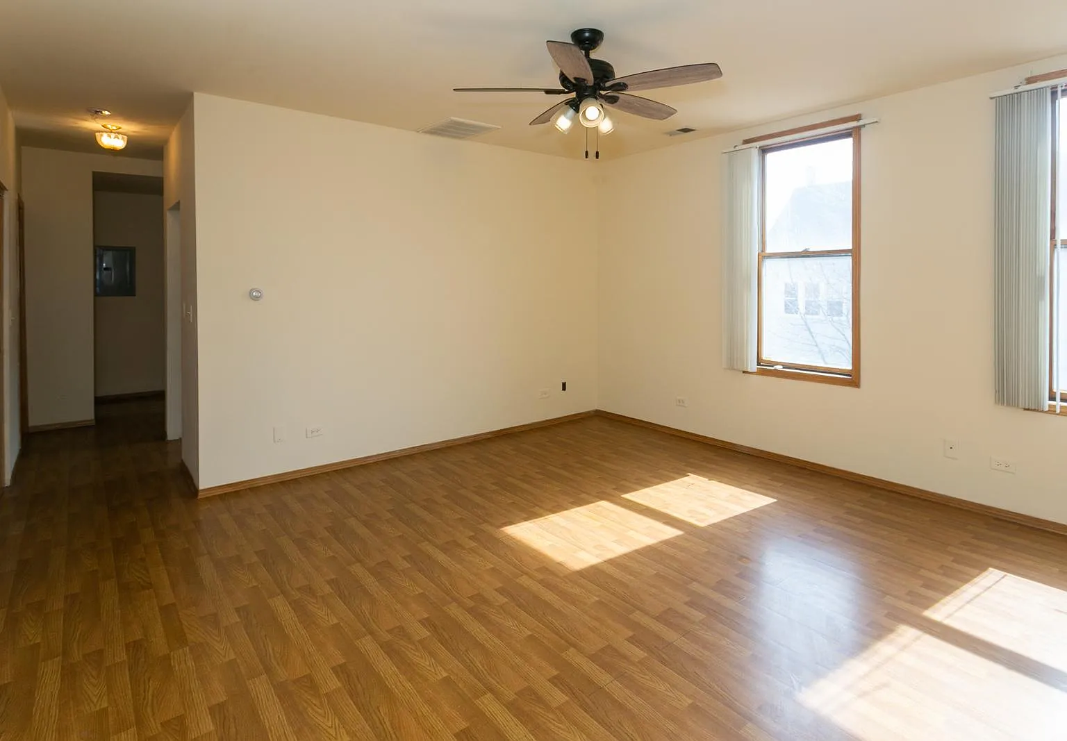 2 bed, 900 sqft, $1,750 — Photo 3