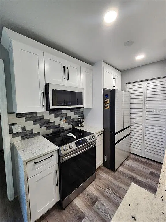 2 bed, 2.0 bath, 836 sqft, $1,950 — Photo 2