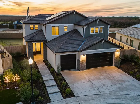 946 Talus Way S, Madera, CA 93636