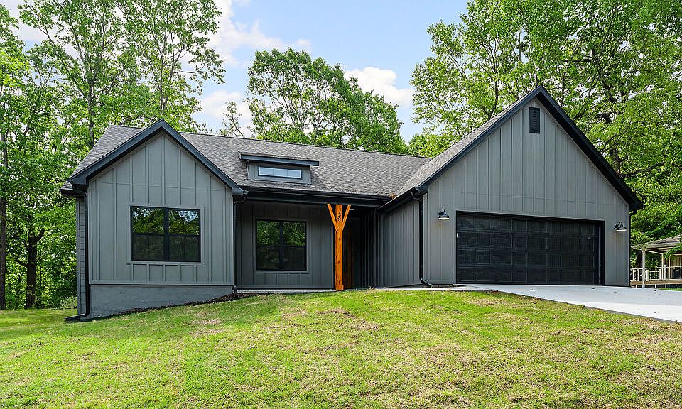 1st image of 28 Dumfries Dr