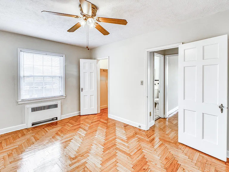 Large bedrooms with ceiling fans