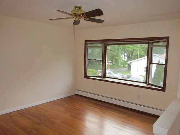 4th image of 275 Cedar Ave
