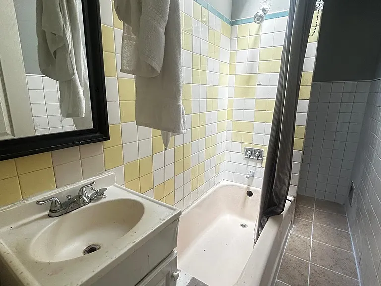 1345 S Corlies St — Photo 5
