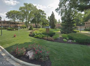 112 E Hickory Grove Rd, Bloomfield Hills, MI 48304