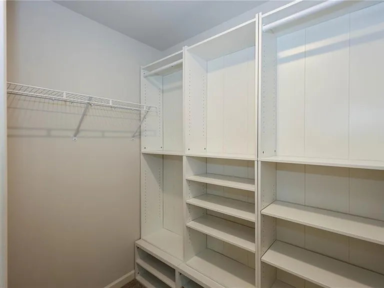 7566 Jennadee Dr — Photo 34