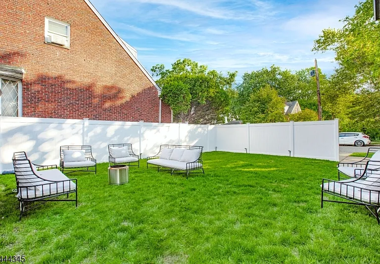 99 Baldwin Pl — Photo 18