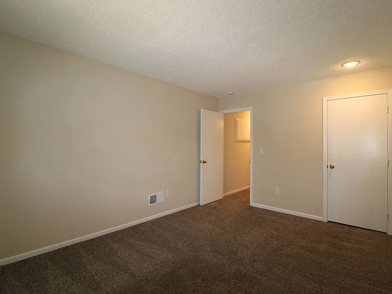 115 N Saxony Dr — Photo 9