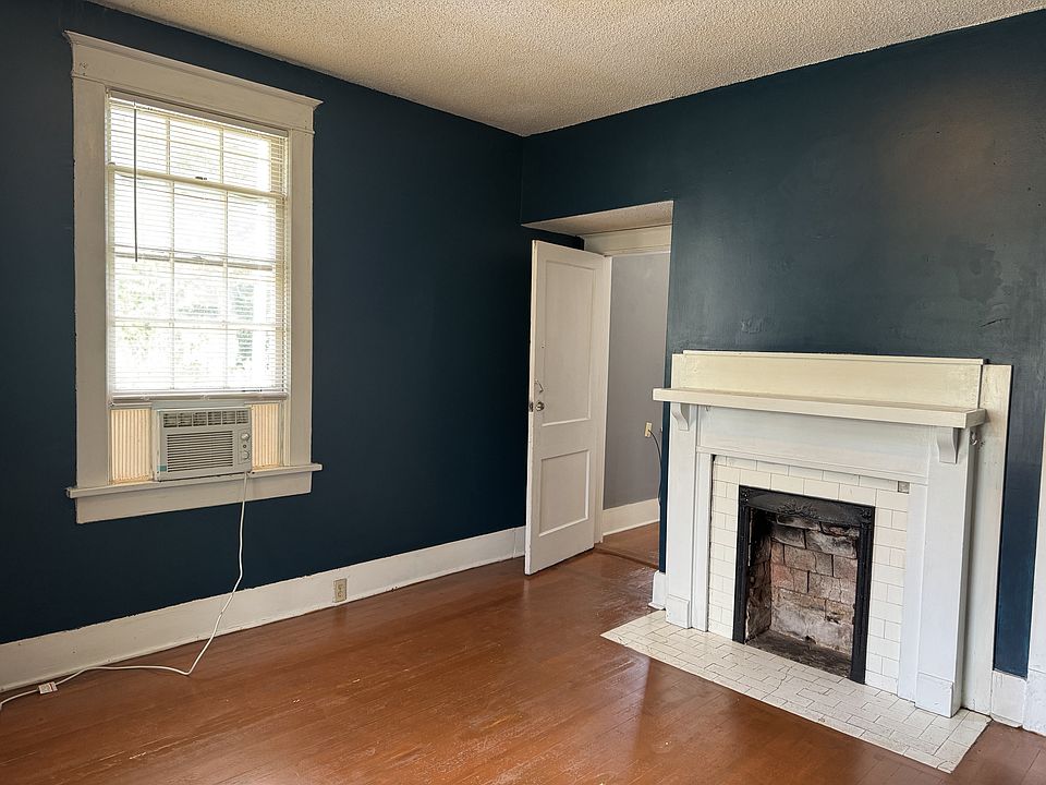 1st image of 1903 Felix Ave