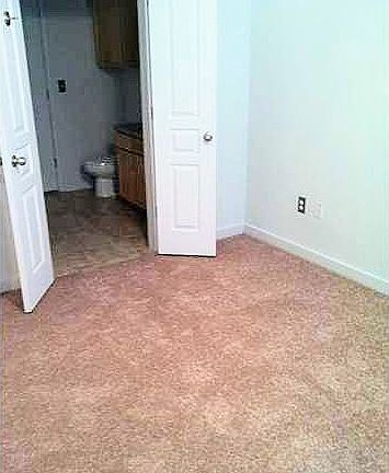 4th image of 401 20th St Unit 216