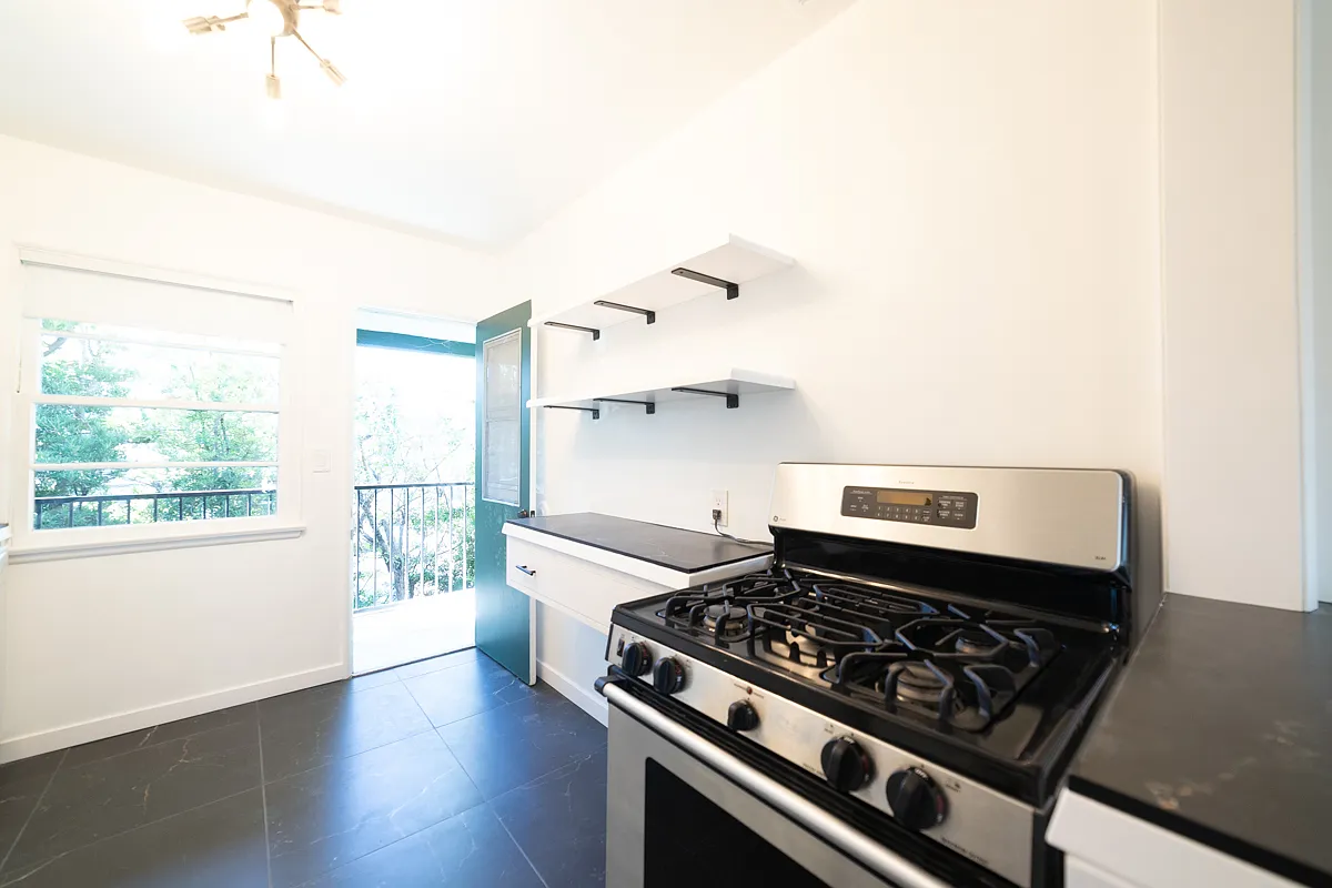 Building Photo - 11638 Riverside Dr #5