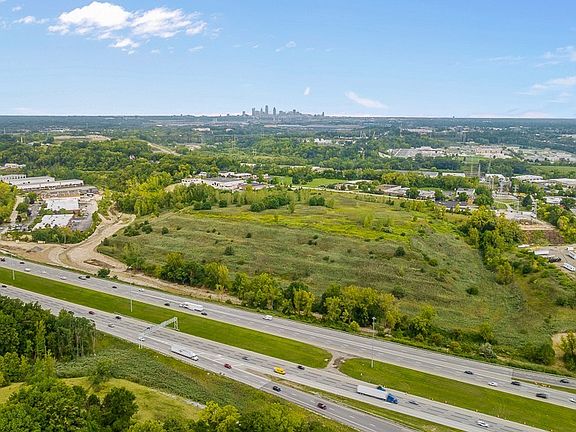 4th image of 1329 E Schaaf Rd