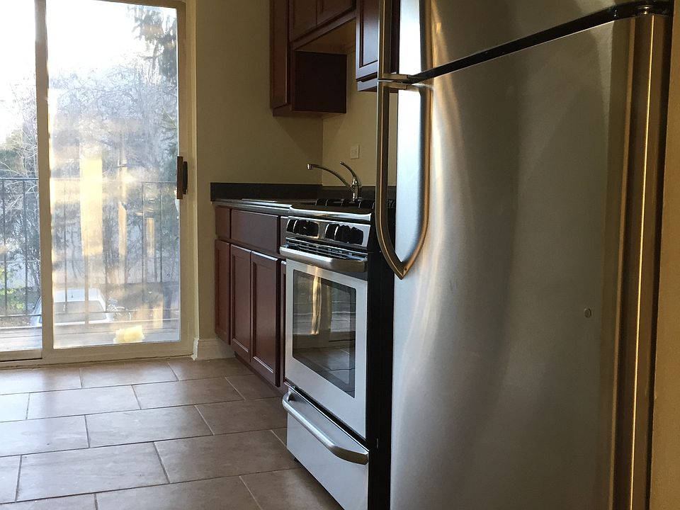 1st image of 1735 W Chariot Ct
