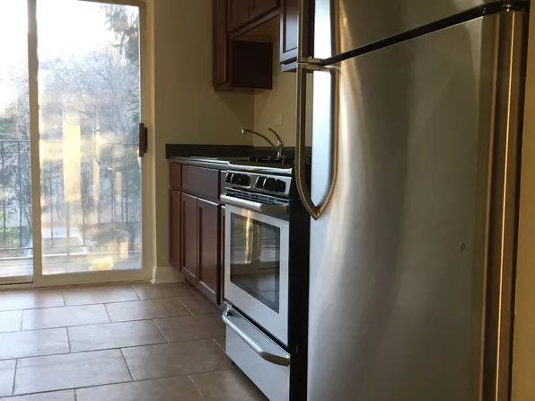 Chariot Bldg - 1735 #2a, 1735 W Chariot Ct, Mount Prospect, IL 60056