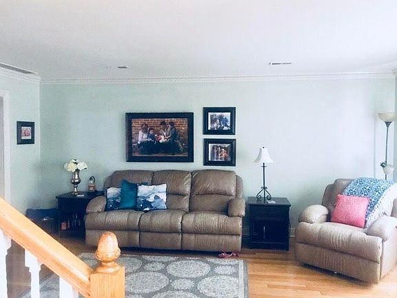 3rd image of 109 Derby Dr