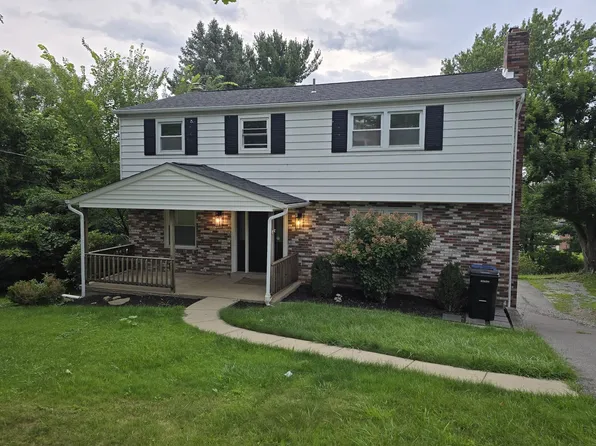 1767 Hassam Rd, Coraopolis, PA 15108
