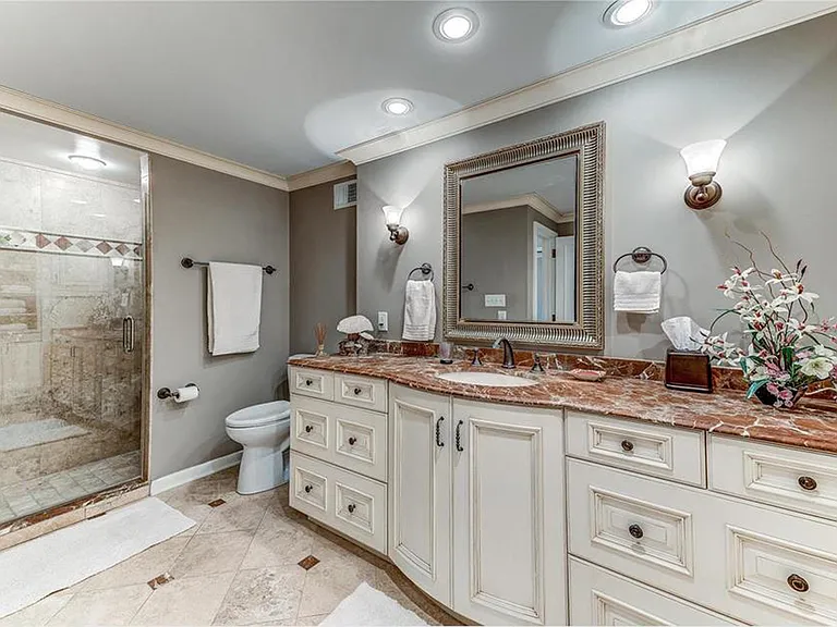 4501 Lindell Blvd #16C — Photo 14