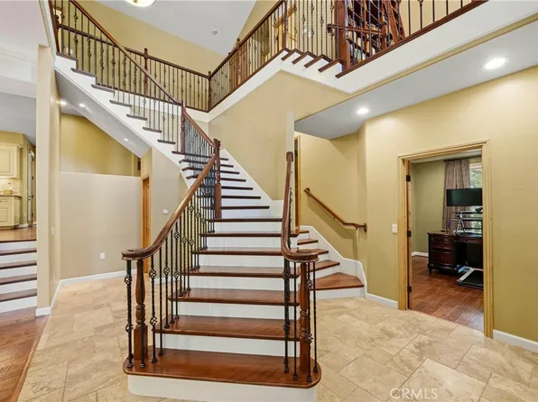 30151 Sky Line Dr, Running Springs, CA 92382
