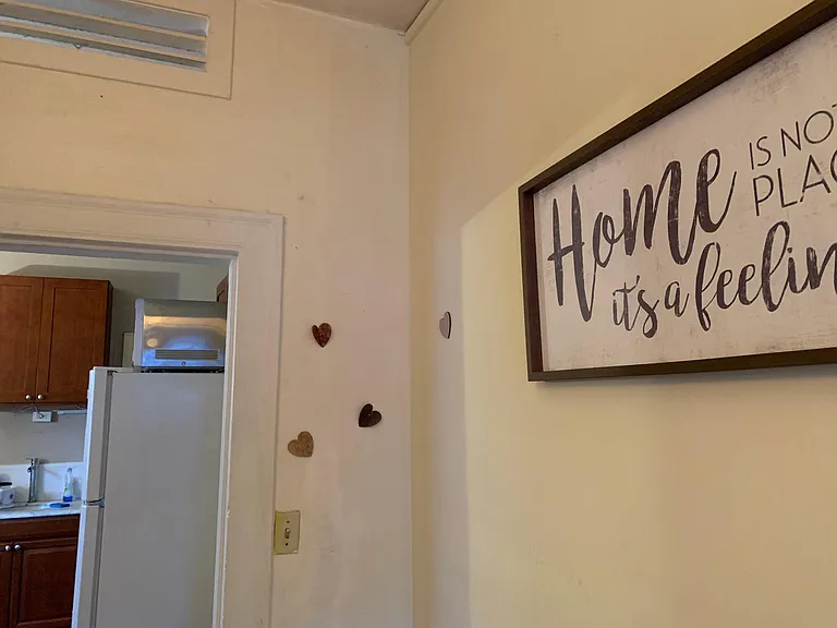 1008 E John St — Photo 14