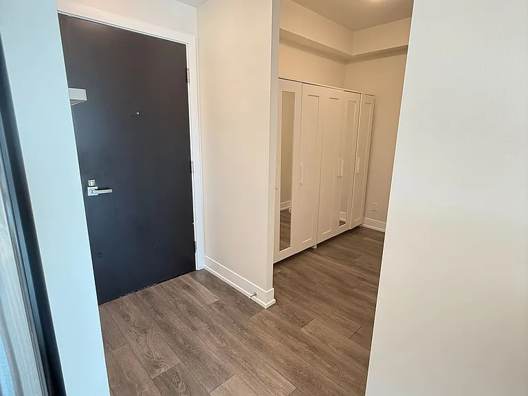 9471 Yonge St W #612 — Photo 2