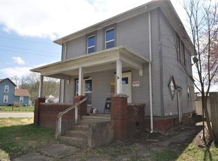 1337 Chestnut St, Coshocton, OH 43812