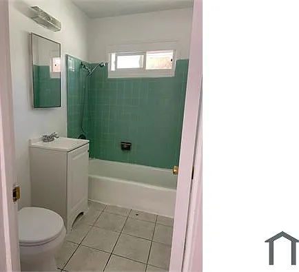 148 N Vecino Dr — Photo 2
