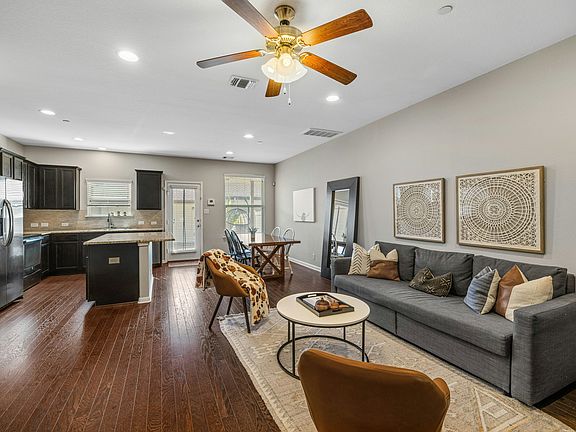 3rd image of 704 Lost Pines Ln