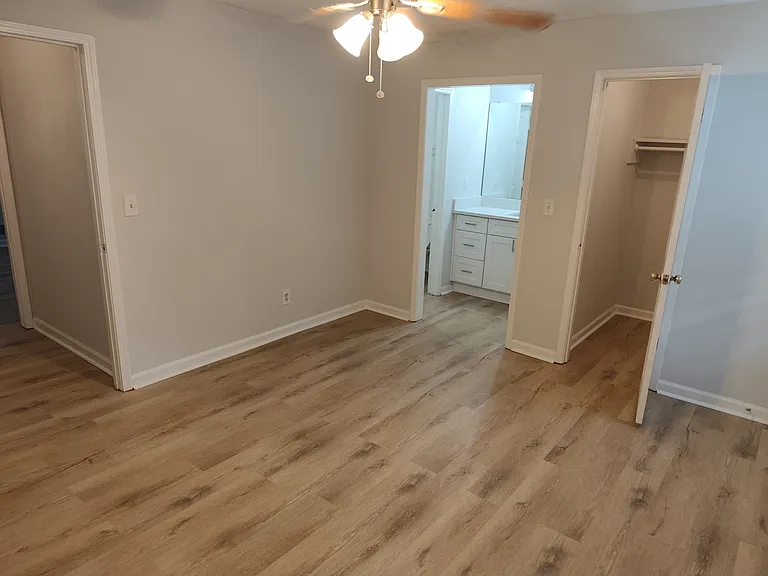 480 Charleston Ln — Photo 13