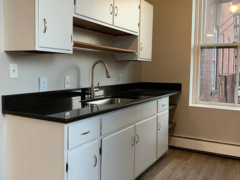 32 Chestnut St #25 — Photo 2