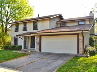 218 Hollyberry Ct, Ballwin, MO 63021